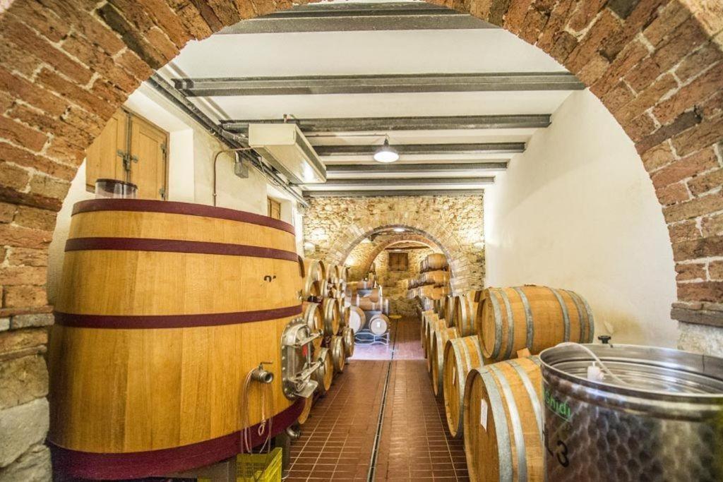 Abbadia Wine Relais Acomodação com café da manhã Montefollonico Exterior foto